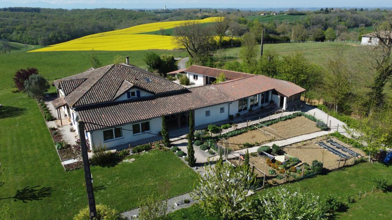 Ferienwohnung Au Pajot Ambax Bagian luar foto