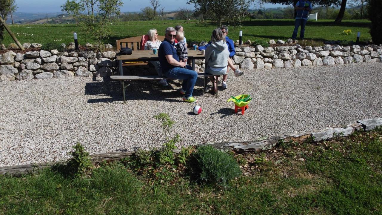 Ferienwohnung Au Pajot Ambax Bagian luar foto