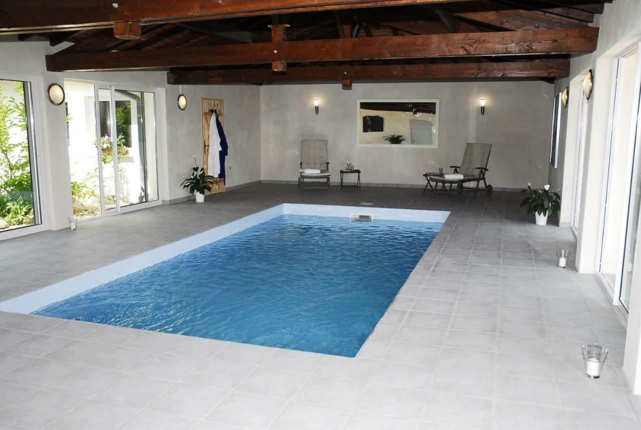 Ferienwohnung Au Pajot Ambax Bagian luar foto